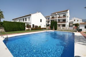 A semi-detached villa with a swimming pool near Alicante.
