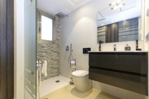 Villa for sale in Villamartín - Orihuela Costa with bathroom amenities.