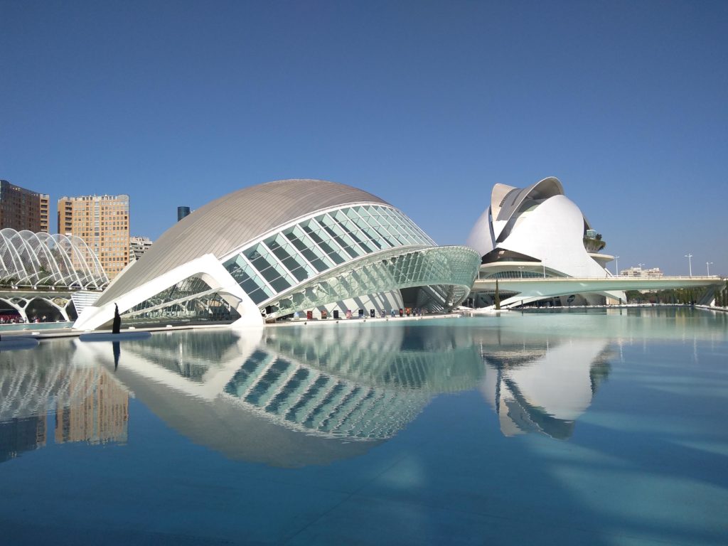 10 reasons why tourism is booming in Spain - How to buy in Spain